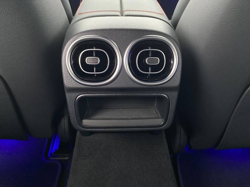 Mercedes-Benz Třídy C (2024) AMG 43 4MATIC kombi - fotka 12 z 28