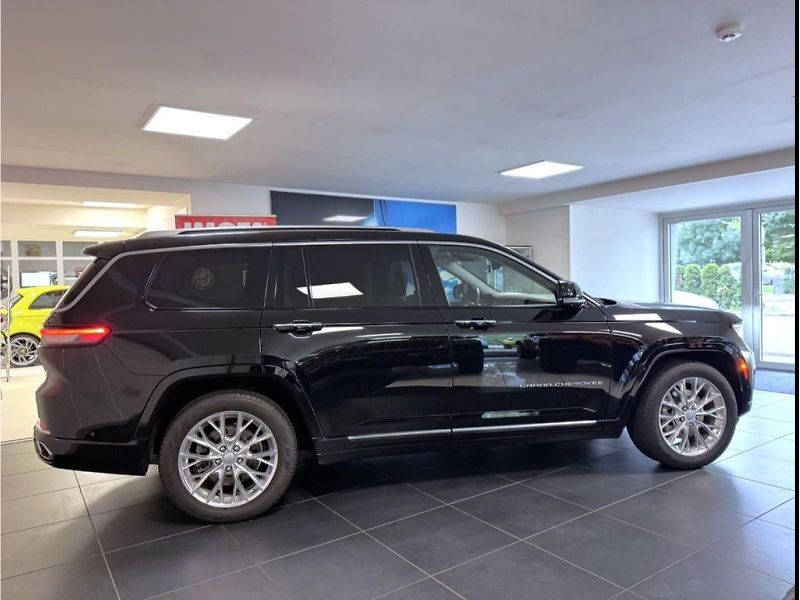 Jeep Grand Cherokee (2023) L 3,6 V6 291k 4x4 AT8 ZF SUMMI - fotka 4 z 31
