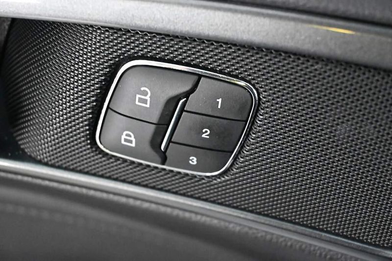 Ford Mondeo (2022) 2.0 140 KW LED SONY ACC 8AT EC - fotka 25 z 41