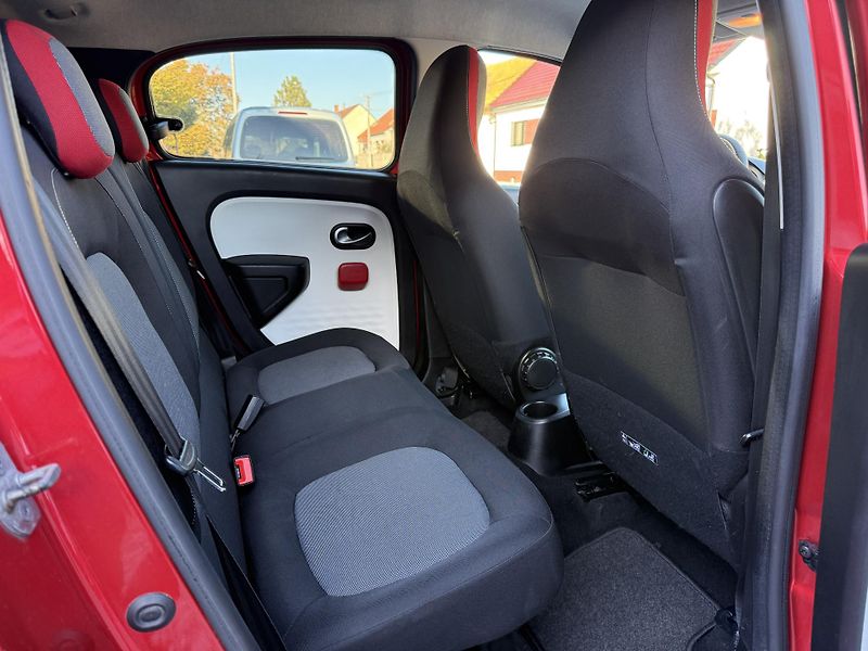 Renault Twingo 1.0i 52 KW 1 MAJITEL. - fotka 13 z 14