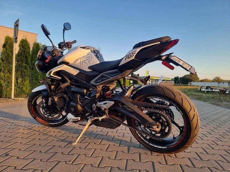 Triumph Street Triple 765 R (2025) - fotka 4 z 7