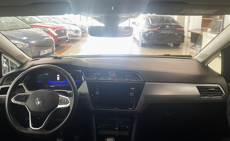 Volkswagen Touran 2,0TDi Comfortline, ČR, 1.MAJ - fotka 15 z 30