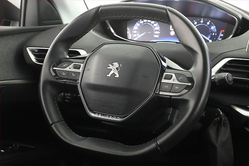 Peugeot 5008 (2019) PureTech 130 - fotka 14 z 15