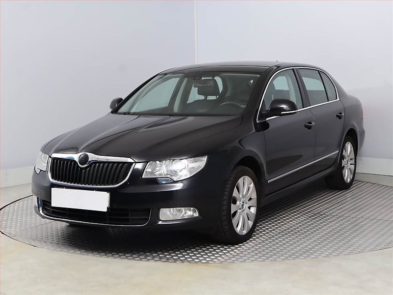 Škoda Superb (2011) Elegance 1.4 TSI, Navi, Xenony - fotka 2 z 23