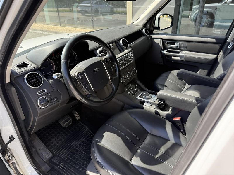 Land Rover Discovery 3,0 4 TDV6 HSE - fotka 10 z 23