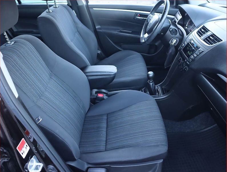 Suzuki Swift (2014) 1.2, Serv.kniha, Tempomat - fotka 9 z 15