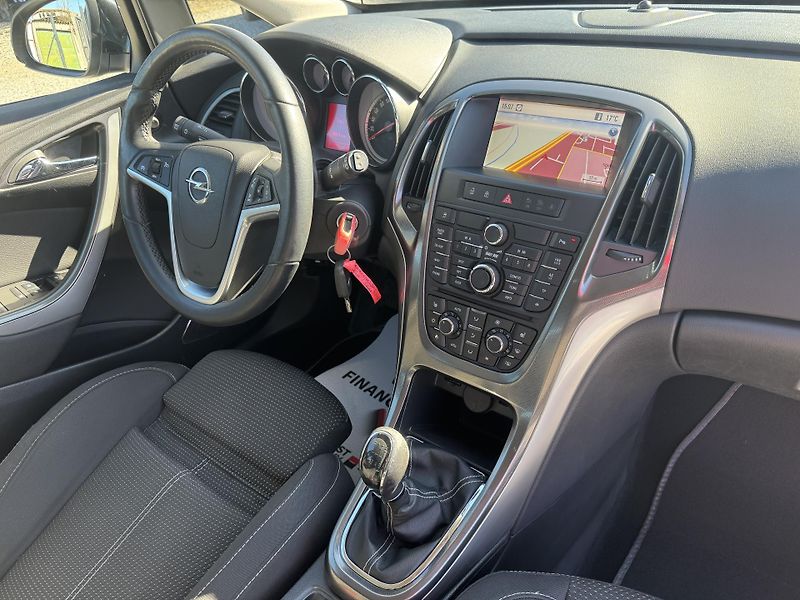 Opel Astra (2013) 1.6(132KW)SPORTS TOURER - fotka 25 z 46