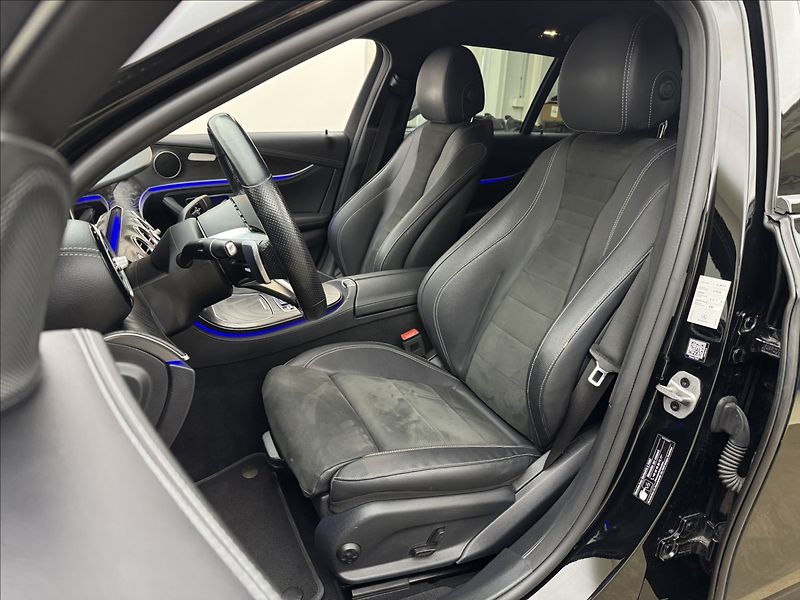 Mercedes-Benz Třídy E 2,9 400d 4MATIC AMG LED 360° - fotka 34 z 44