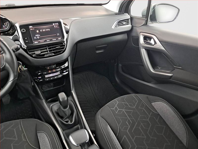 Peugeot 2008 (2017) 1.6 BlueHDi, ČR,1.maj - fotka 8 z 18