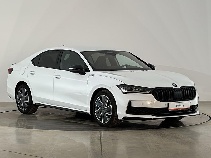Škoda Superb Sportline 4x4 DSG - fotka 14 z 30