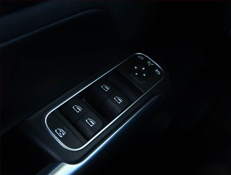 Mercedes-Benz GLA (2021) 220 d 4MATIC - fotka 17 z 23