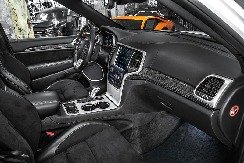 Jeep Grand Cherokee TrackHawk PANORAMA/KAMERA/H&K - fotka 13 z 26