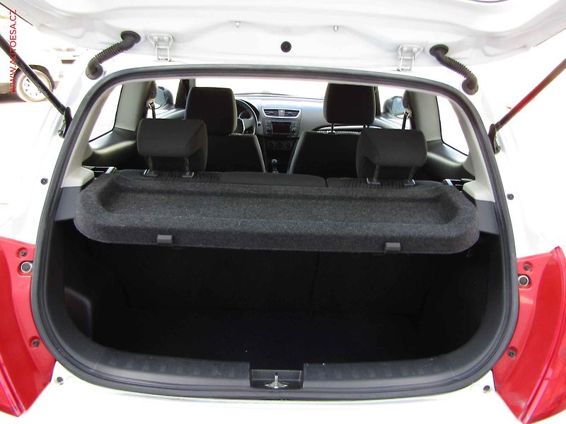 Suzuki Swift (2011) 1.2i - fotka 7 z 15