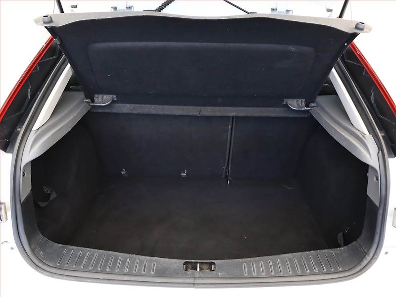 Ford Focus (2008) 1.6 16V, po STK, Tažné - fotka 10 z 11