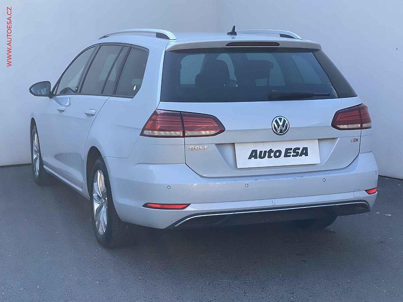 Volkswagen Golf (2019) 1.6TDi, Navi, LED - fotka 6 z 18