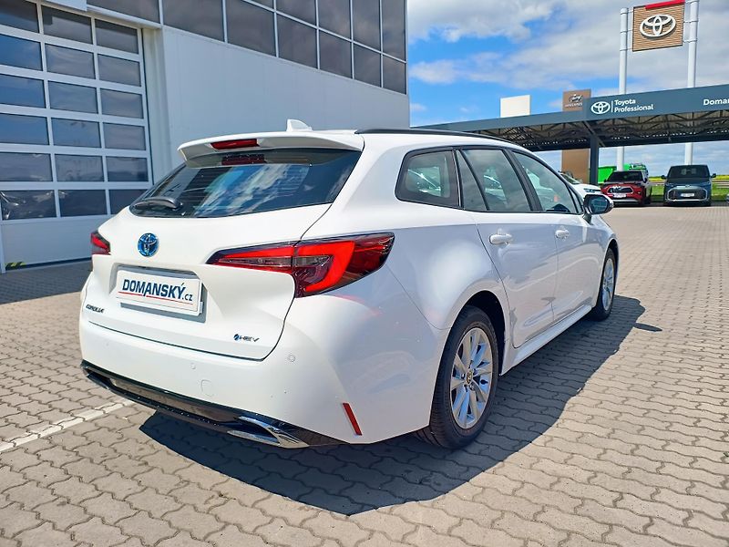 Toyota Corolla (2026) TS1.8 FHEV COMFORT BUSINESS - fotka 4 z 14