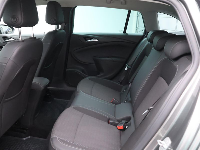 Opel Astra 1,4 T 92kW Serv.Kniha Aut.klim - fotka 14 z 30