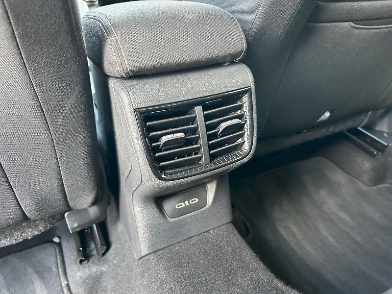Škoda Fabia (2025) Top Selection 1.0 TSI 70 kW - fotka 28 z 30