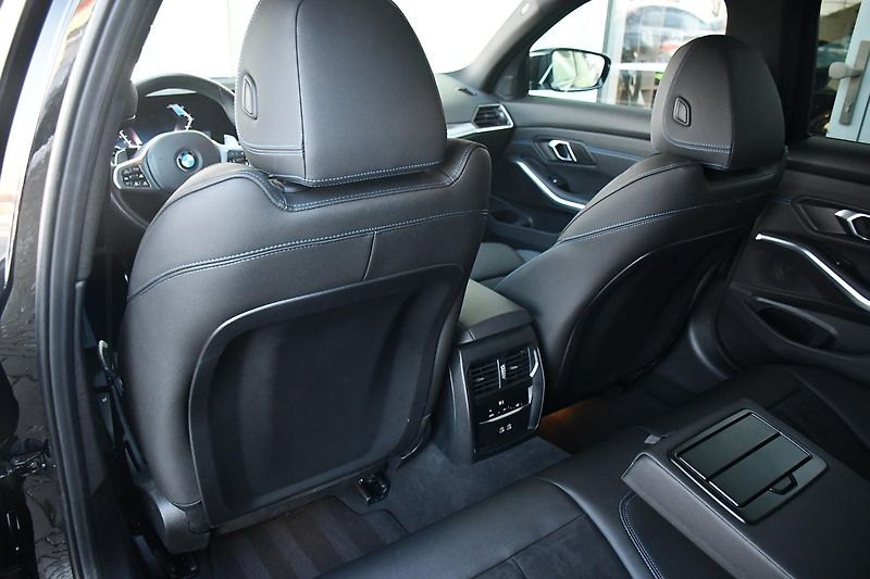 BMW Řada 3 320d M-SPORT xD TAŽNÉ ČR  - fotka 19 z 51