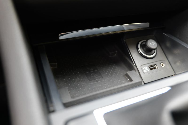 Škoda Superb 1.4 TSI DAB 19 Tažné - fotka 27 z 35