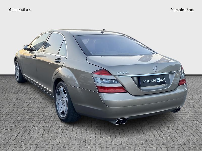 Mercedes-Benz Třídy S S 600 V12 - fotka 3 z 28