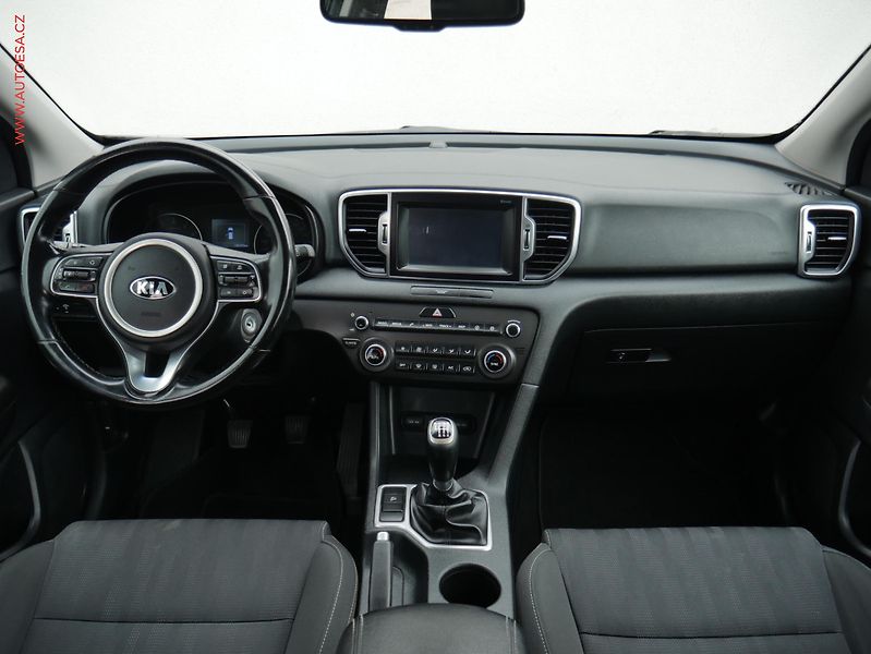 Kia Sportage (2018) 1.6GDi, ČR, Navi, TZ - fotka 8 z 23