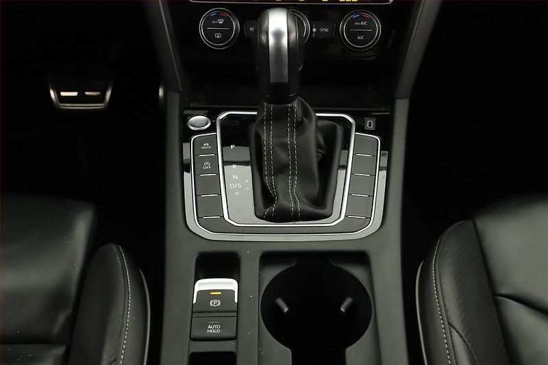 Volkswagen Arteon (2019) R-line 2.0 TSI, Automat, Kůže - fotka 10 z 21