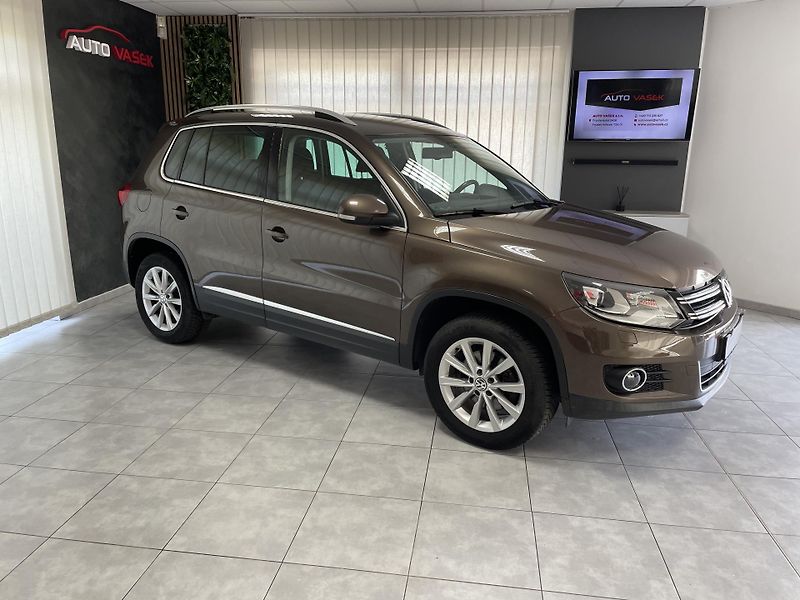 Volkswagen Tiguan 2.0 TDi DSG 4x4 SERVISKA TZ  - fotka 2 z 27