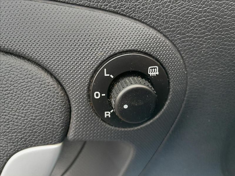 Škoda Roomster 1,6 i 77kW SCOUT MOTOR K.O. - fotka 18 z 43