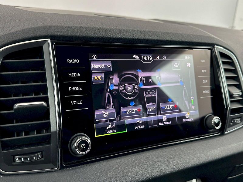 Škoda Karoq (2022) 1.5TSI 110kW Ambition Tour - fotka 18 z 31