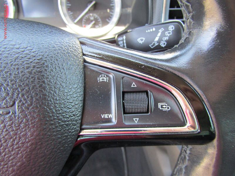 Škoda Karoq (2019) 1.6 TDi, Style, DSG, kůže - fotka 14 z 23