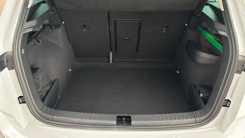 Škoda Karoq 2.0 TDI DSG 4x4 Style - fotka 17 z 30