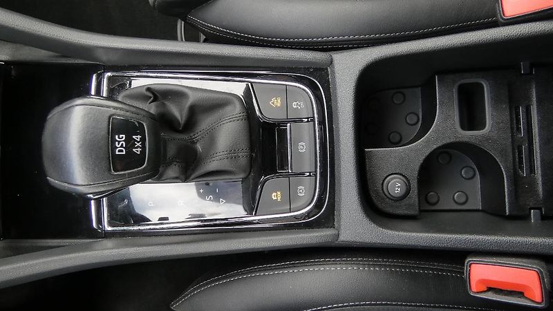 Škoda Kodiaq 2,0 TSI DSG 4x4 STYLE - fotka 18 z 26