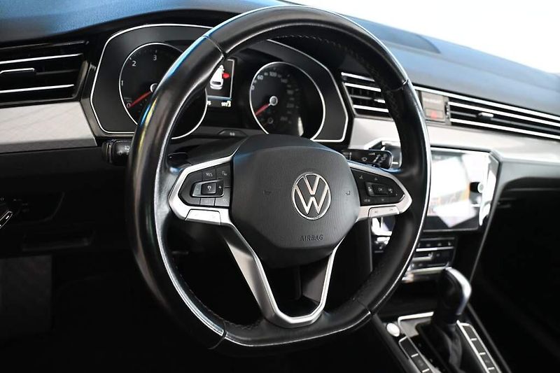 Volkswagen Passat (2023) 2.0 LED DSG ACC Kamera Tažné T - fotka 13 z 34