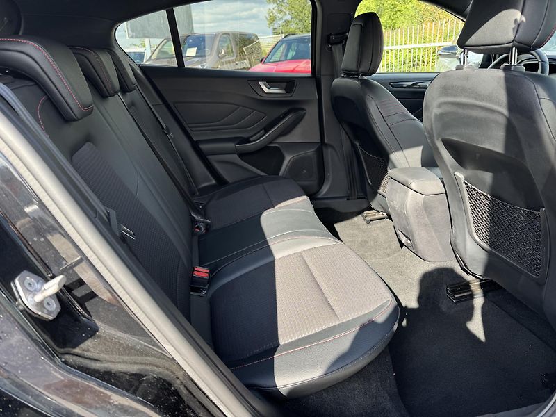 Ford Focus (2018) 2.0TDCi 110KW 1.Majitel ST  - fotka 20 z 27