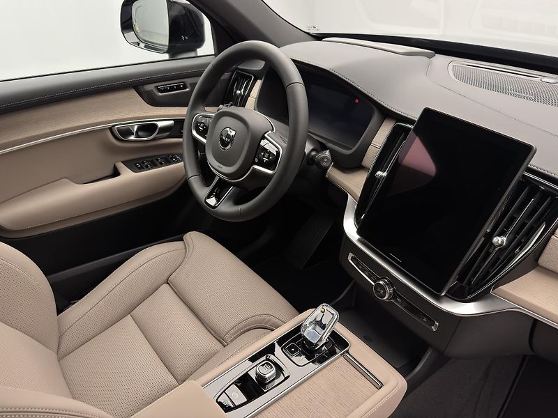 Volvo XC90 (2026) T8 AWD Plug-in DARK PLUS 7m - fotka 16 z 28