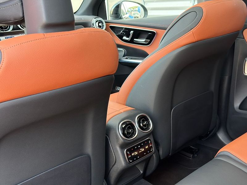 Mercedes-Benz GLC AMG 4MATIC - fotka 20 z 36