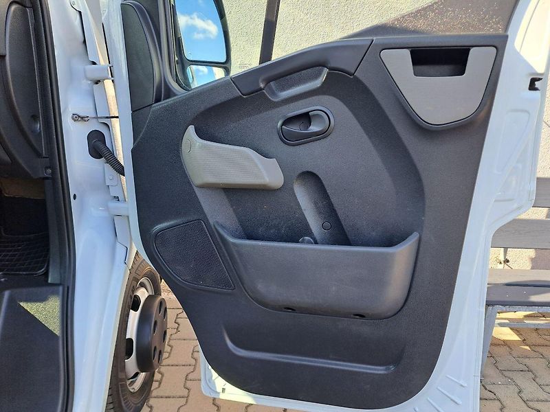Renault Master (2018) 2.3 DCI 120kW, 6 míst, ZÁRUKA  - fotka 30 z 37