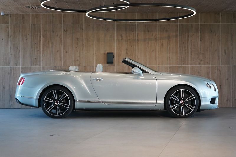 Bentley Continental GTC Mulliner, Masáže, Ventilace - fotka 4 z 52