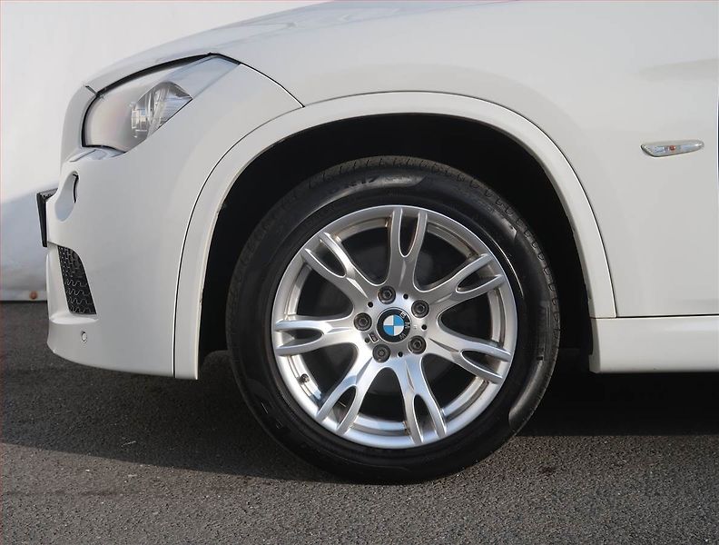 BMW X1 (2012) xDrive23d, 4X4, Serv.kniha - fotka 14 z 18