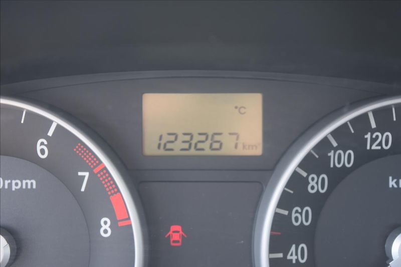 Hyundai Accent 1,4 i 71KW NOVÁ STK KLIMA - fotka 33 z 39