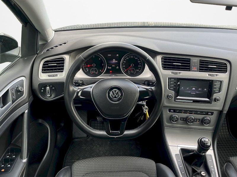 Volkswagen Golf (2015) 1.6 TDI 77 kW Comfortline - fotka 6 z 29