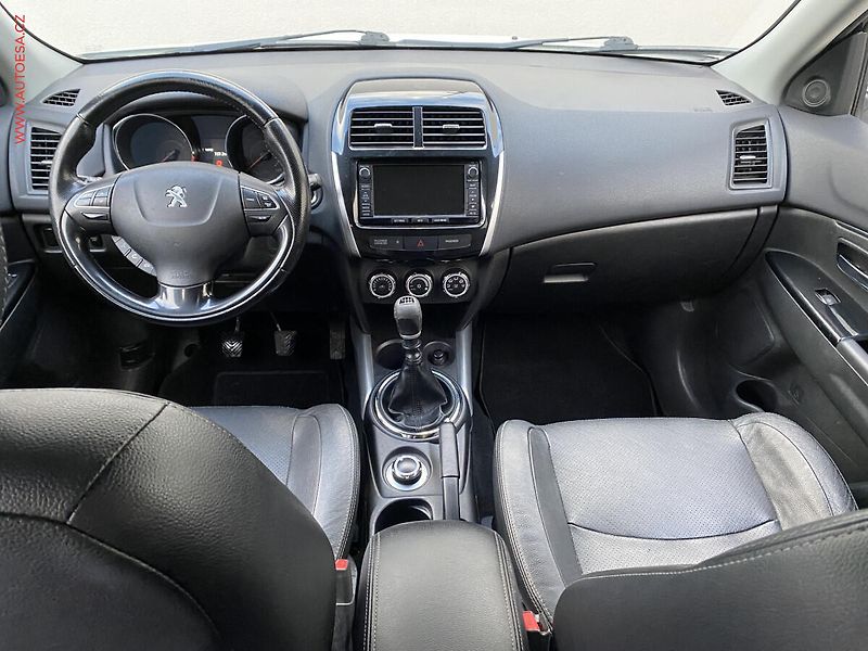 Peugeot 4008 (2016) 1.6 HDi 4x4, Style, xenon - fotka 8 z 19