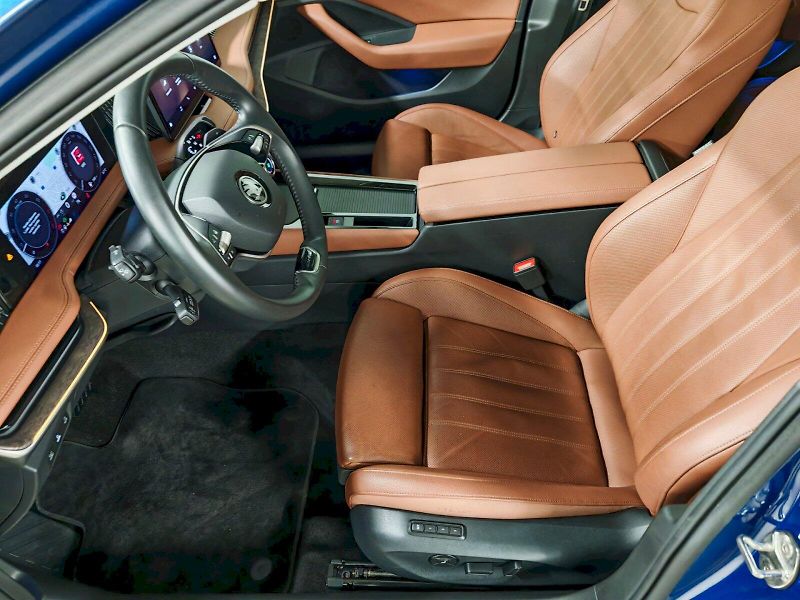 Škoda Superb (2024) Combi 2.0 TSI 195 kW DSG 4x4 L - fotka 22 z 33