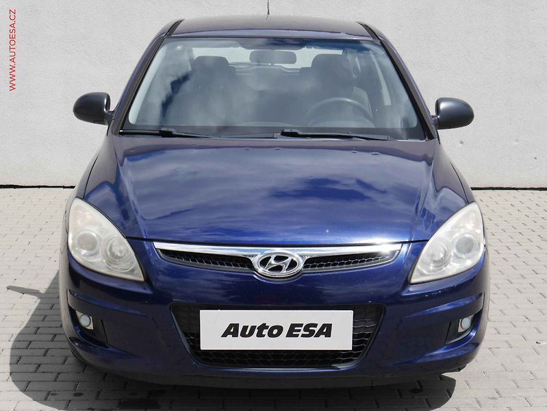 Hyundai i30 (2007) 1.4i, AC, STK5/28 - fotka 2 z 16