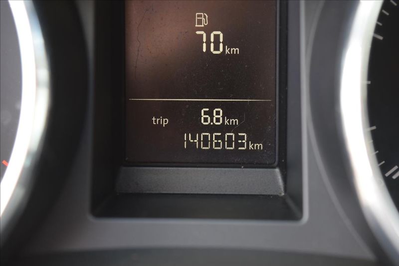 Škoda Yeti 1,2 TSI 77KW PO SERVISE - fotka 37 z 45