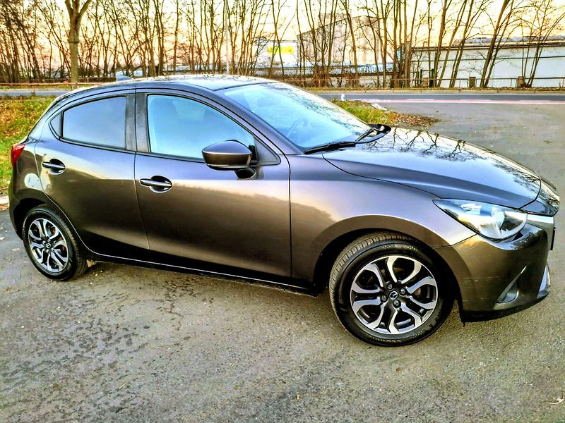 Mazda 2 1.5 benzin Rezervace - fotka 11 z 46