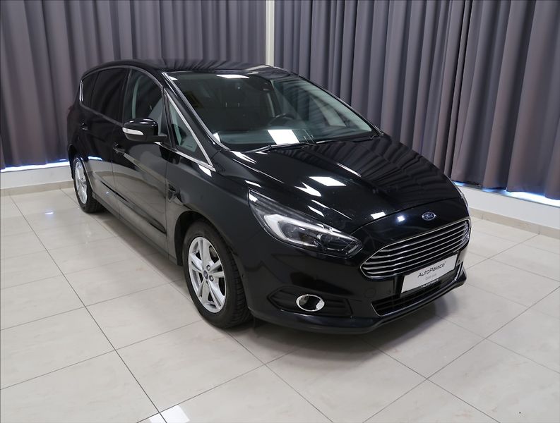 Ford S-MAX 2,0 EcoBlue NAVI KAMERA VÝHŘEV - fotka 4 z 46