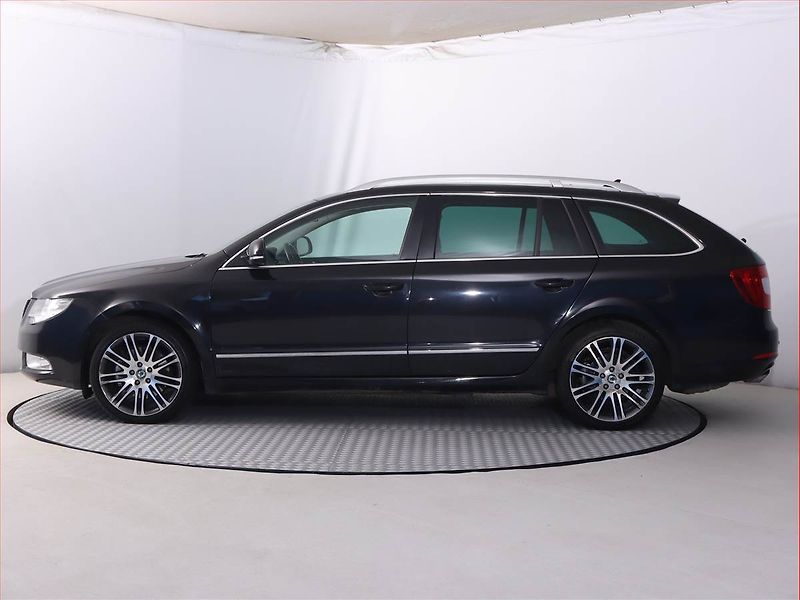 Škoda Superb (2011) Elegance 2.0 TDI, 4X4 - fotka 3 z 22