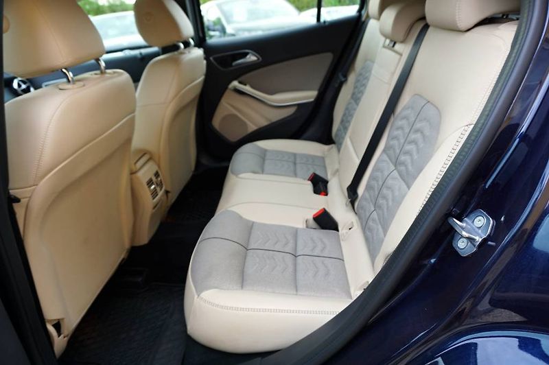 Mercedes-Benz GLA (2018) 2,0 220 135 kW - fotka 29 z 60